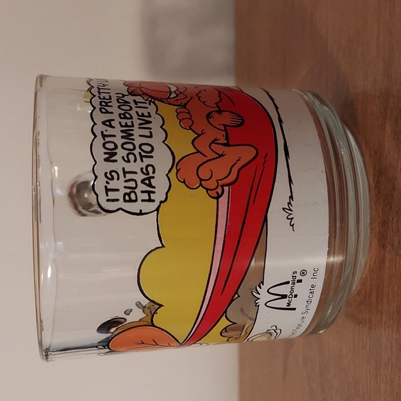 Vtg.1978 Garfield McDonald's Glass Mugs - Picture 6 of 16